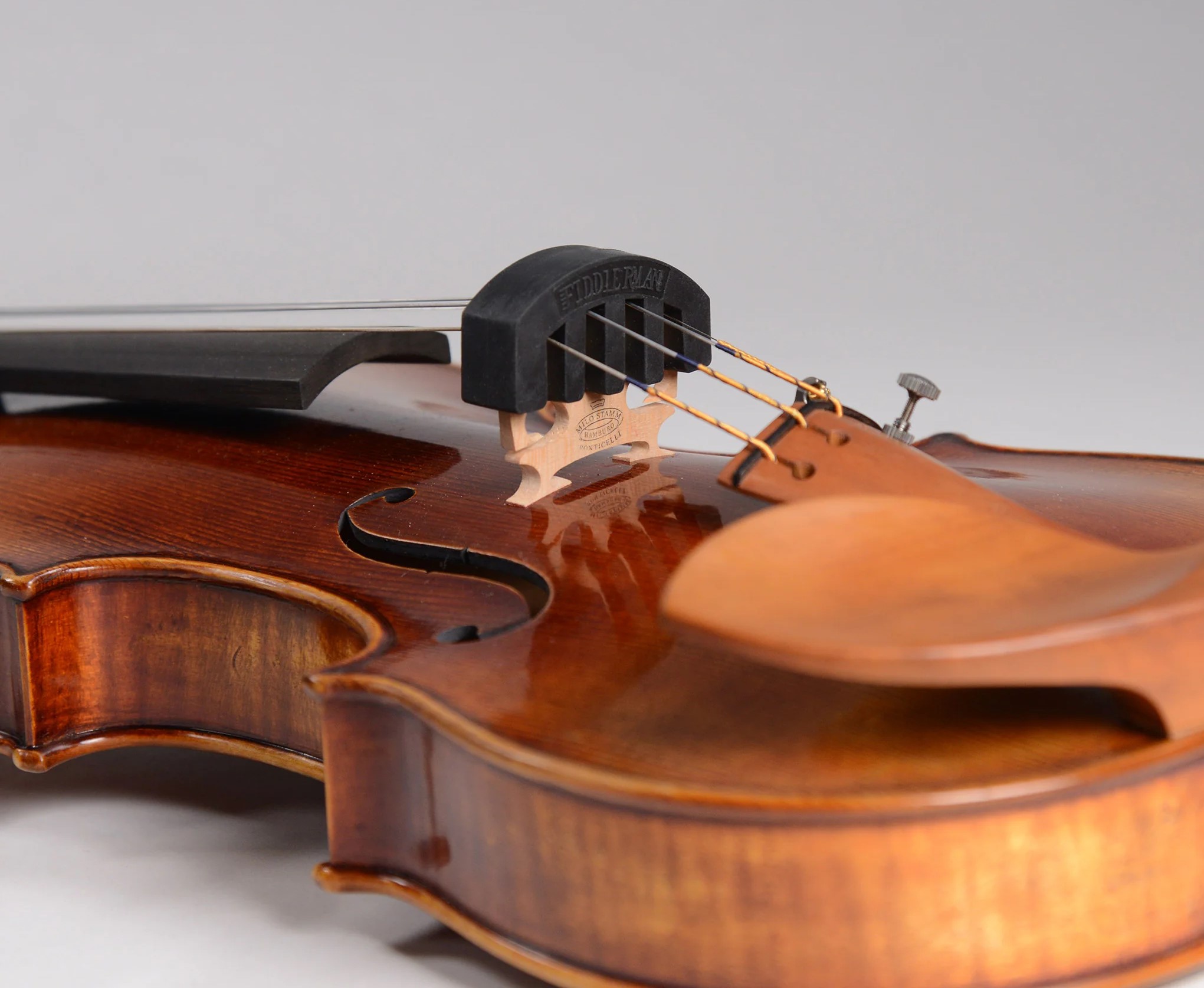 Violin Mutes: Best Types & Their Unique Sound Effects_blog_image